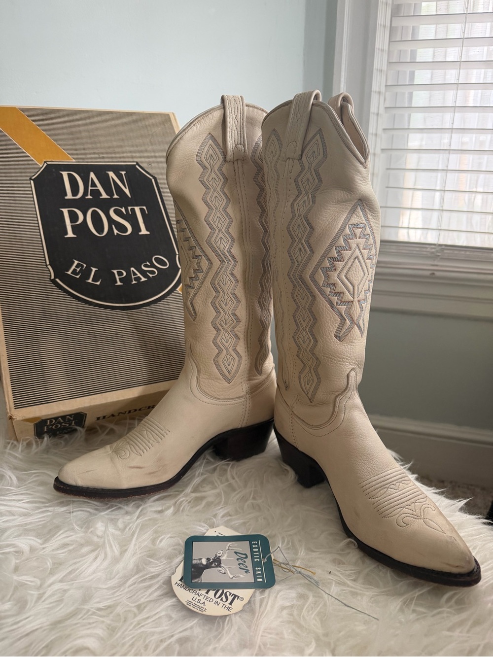 Dan Post Vtg Deer Western Cowboy Boots Womens 7 M Made in USA Cream Embroidered